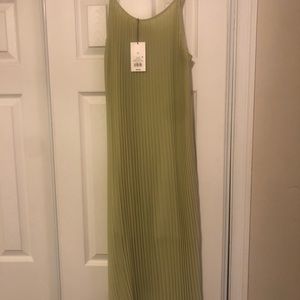 Green midi dress- never worn. A new day brand